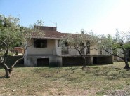 City / village house Courry