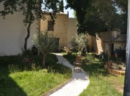 City / village house Junas