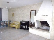 Purchase sale three-room apartment Aubais