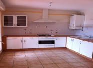 Rental three-room apartment Fourques
